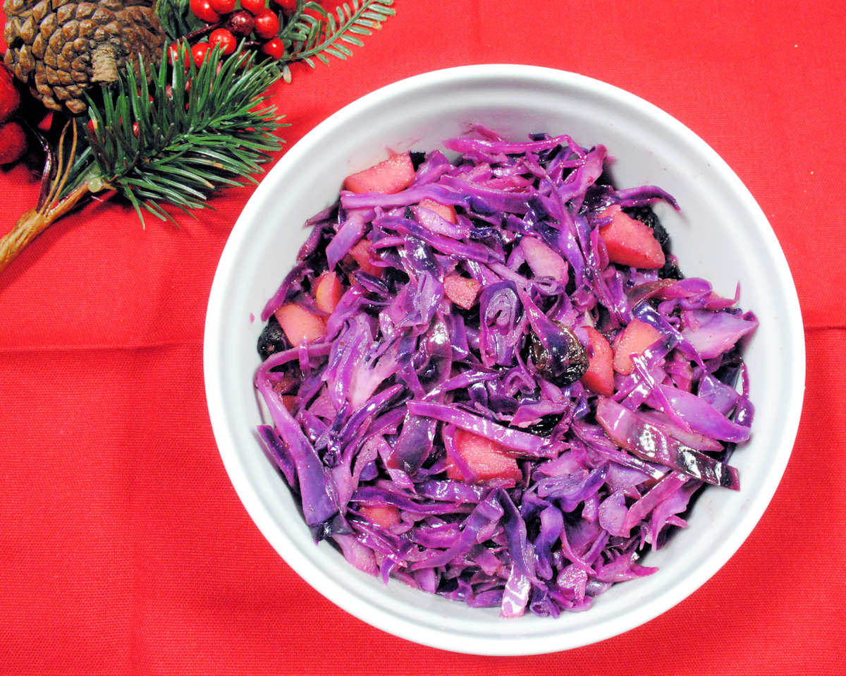 quick festive red cabbage cuisinefiend.com