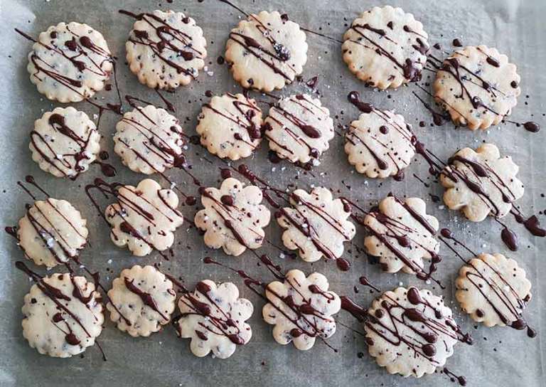 sable biscuits with raw cocoa nibs cuisinefiend.com