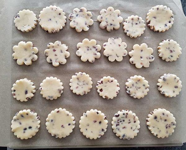 Sablé Biscuits With Cocoa Nibs | Recipe | Cuisine Fiend