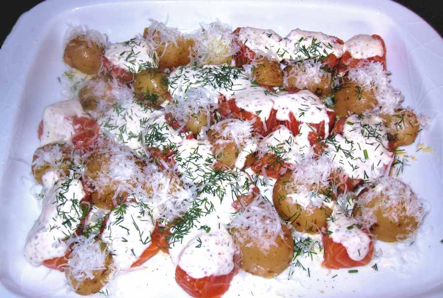 Salmon and potatoes ready to bake