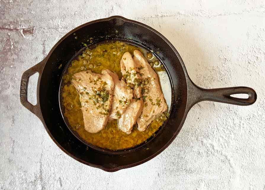 scaloppine di vitello al vino bianco cuisinefiend.com