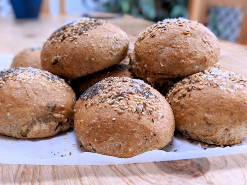 seeded brown bread rolls