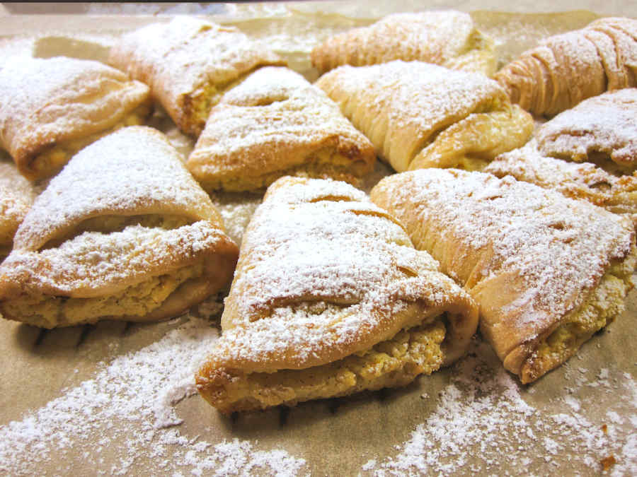 sfogliatelle cuisinefiend.com