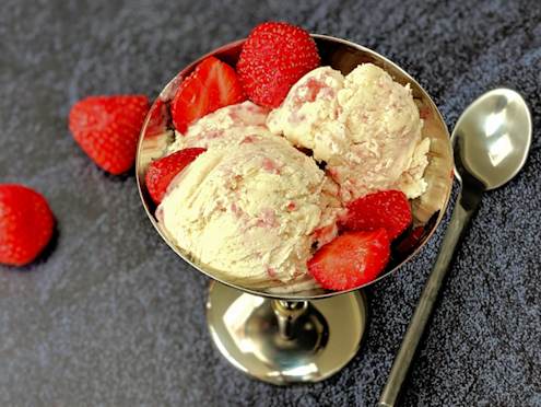 strawberry ripple ice cream