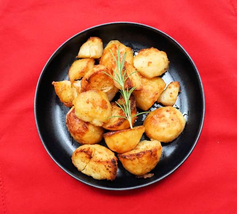 festive roasted potatoes cuisinefiend.com