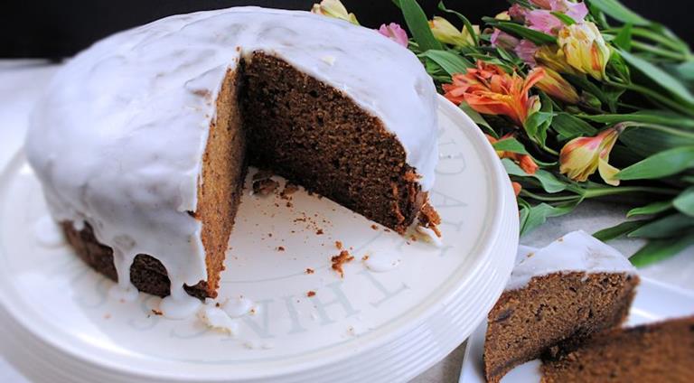 Tamarind date cake