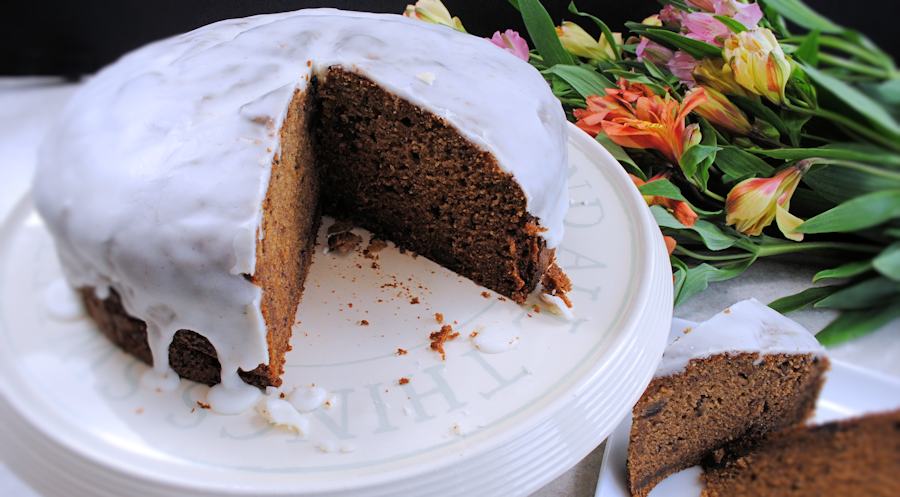 Tamarind date cake