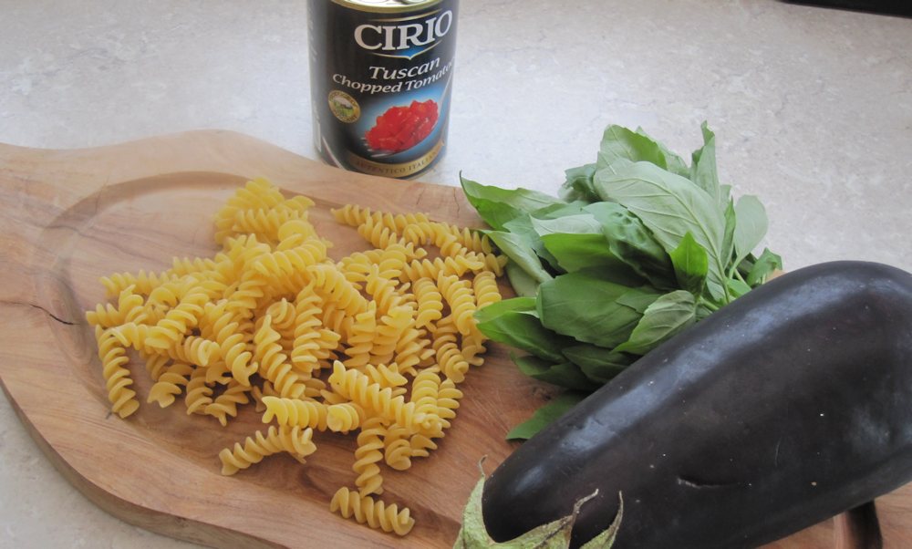Fusilli, aubergine and tomato