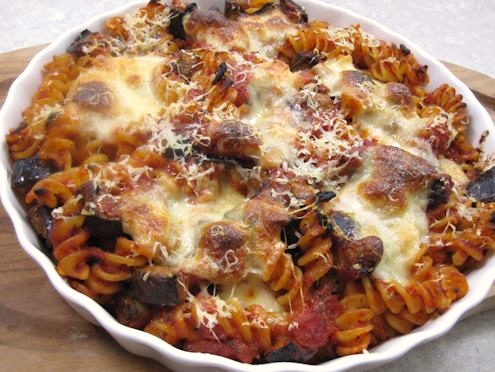 Tomato aubergine pasta bake