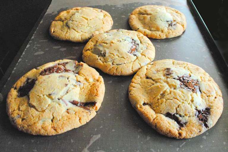 triple chocolate chip cookies cuisinefiend.com