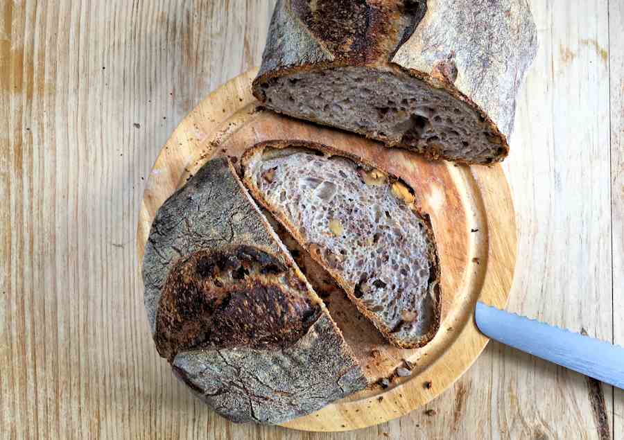 Tartine walnut bread