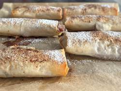 apple-pie-filo-rolls