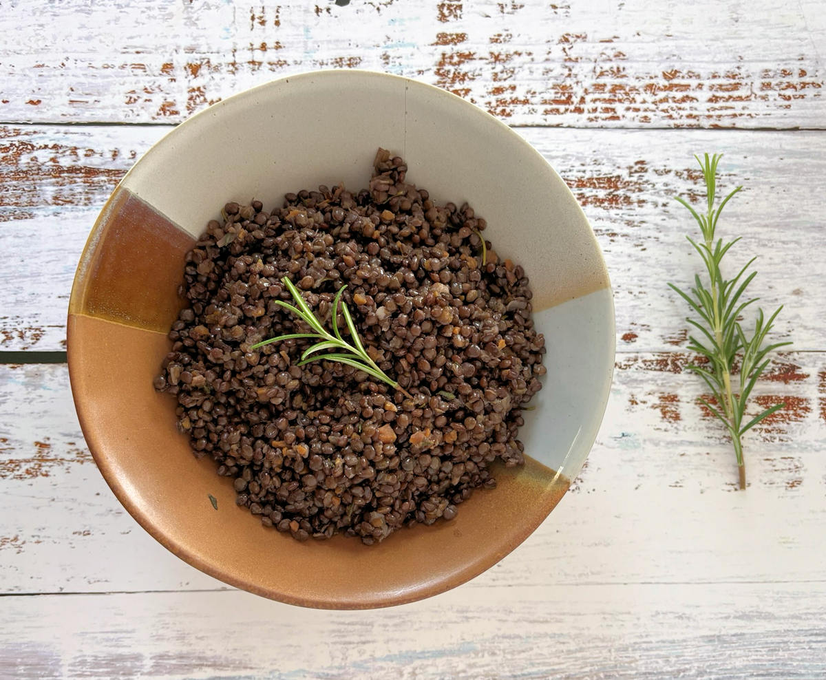 black lentils with garlic and thyme cuisinefiend.com