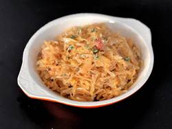 braised-sauerkraut-with-bacon-and-apple