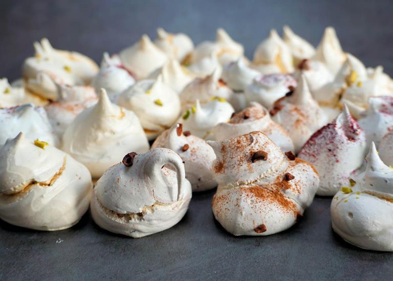 flavoured meringue kisses cuisinefiend.com
