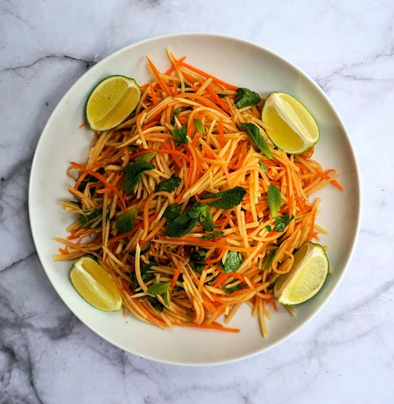 green papaya salad cuisinefiend.com