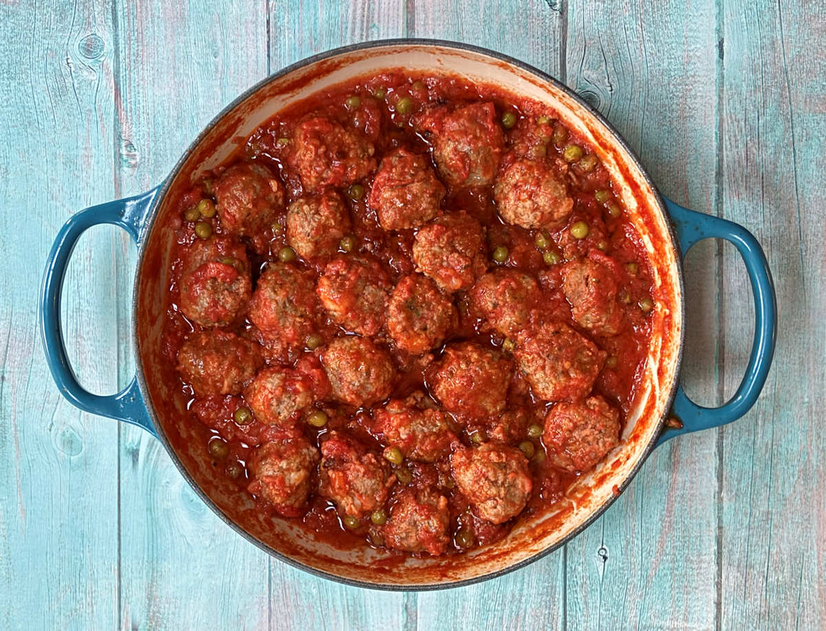 italian meatballs in tomato sauce cuisinefiend.com