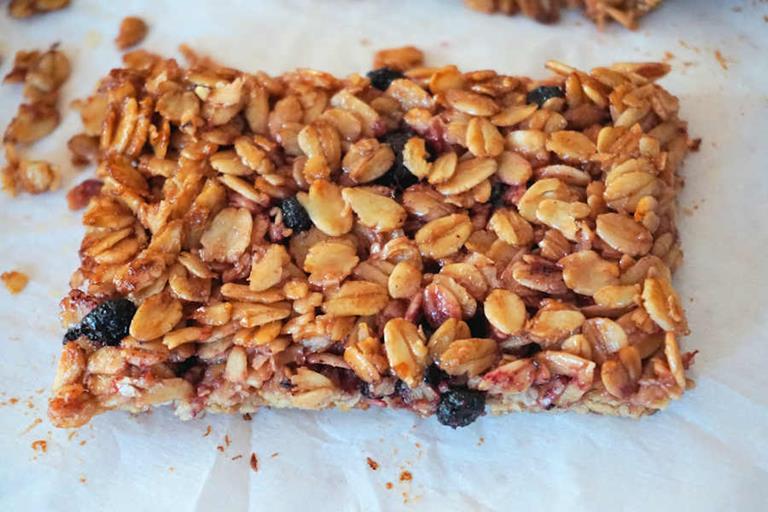 lemon blueberry flapjacks cuisinefiend.com