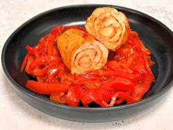 paprika-chicken-breast-rolls-with-red-peppers