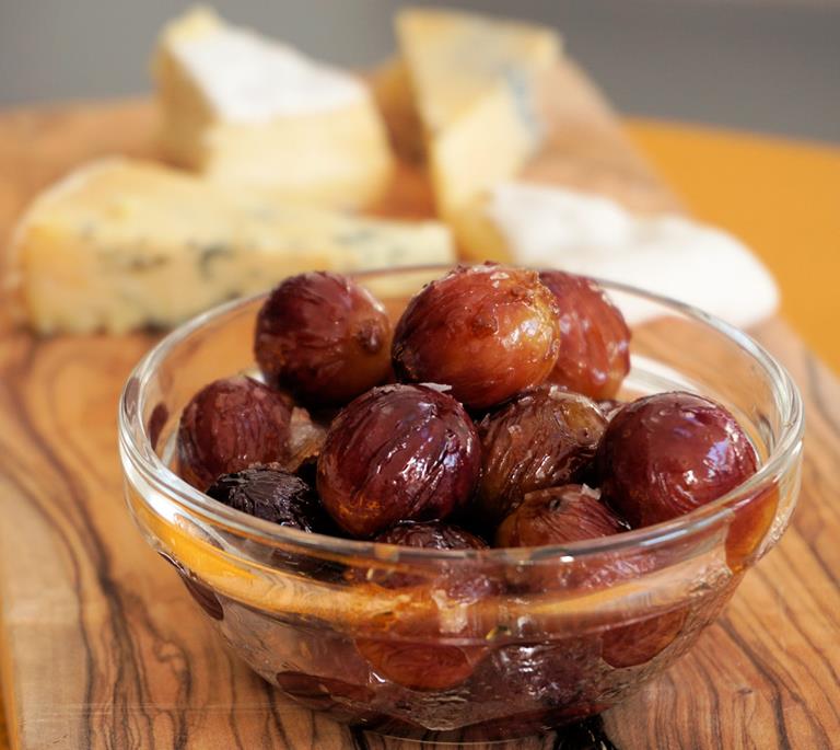 roasted grapes cuisinefiend.com