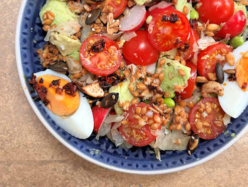 Spelt and edamame power bowl