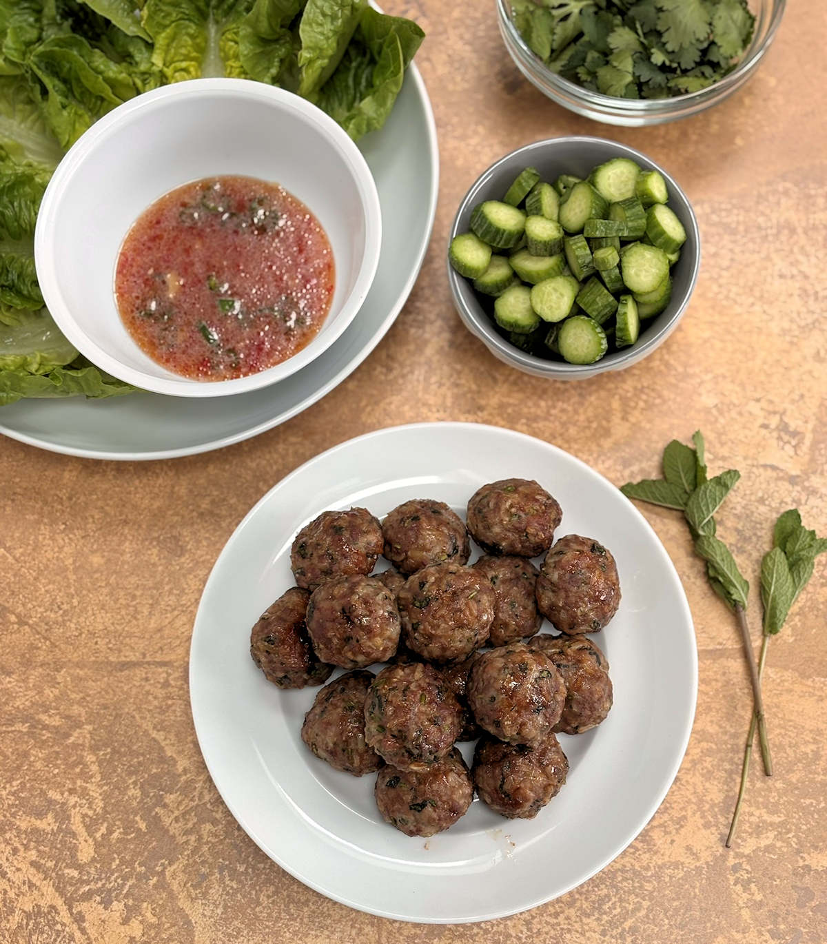 thai meatballs cuisinefiend.com