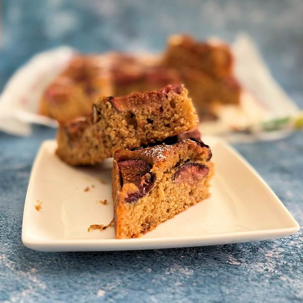 Fresh fig and brown sugar cake