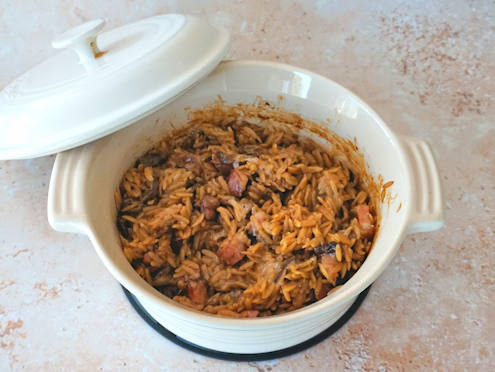 Baked orzo with mushrooms