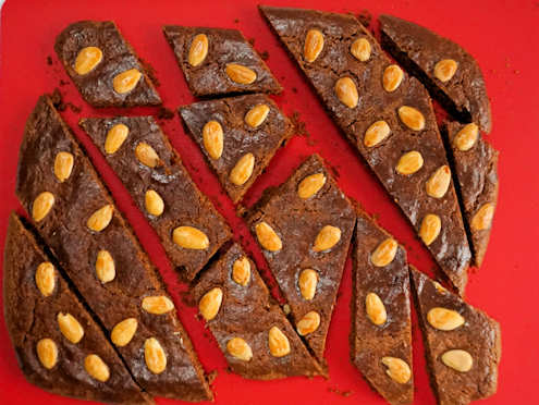 chunky Dutch gingerbread