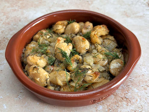 Giant beans with garlic