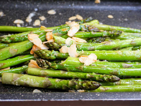 grilled asparagus with almonds