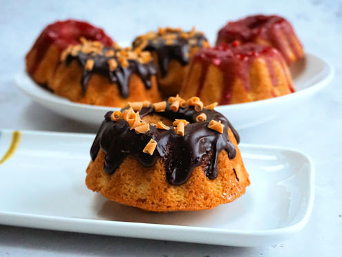 raspberry and chocolate teacakes
